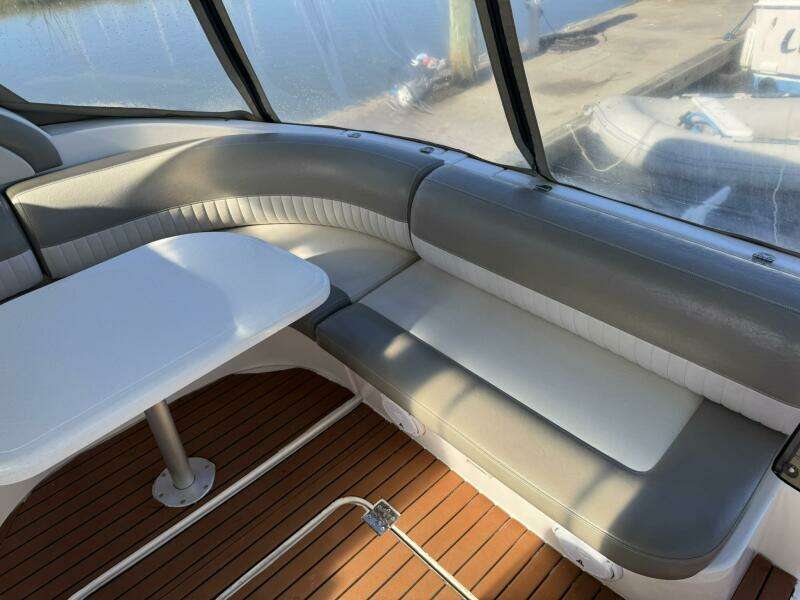 37ft Cruisers Yacht For Sale