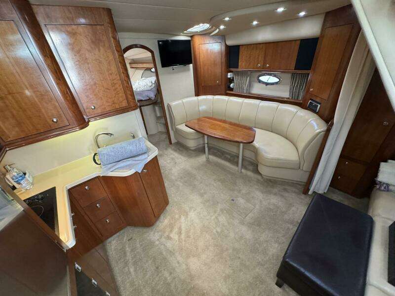 37ft Cruisers Yacht For Sale