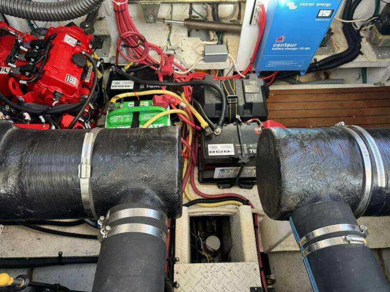 37ft Cruisers Yacht For Sale