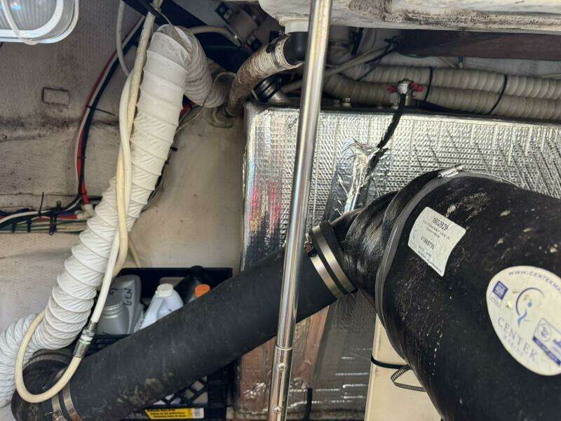 37ft Cruisers Yacht For Sale