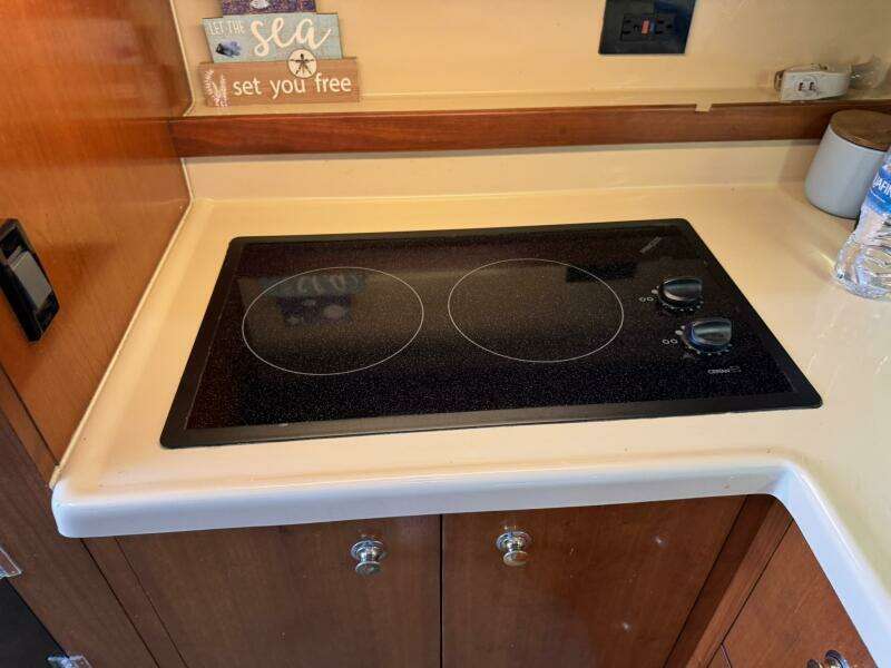 37ft Cruisers Yacht For Sale