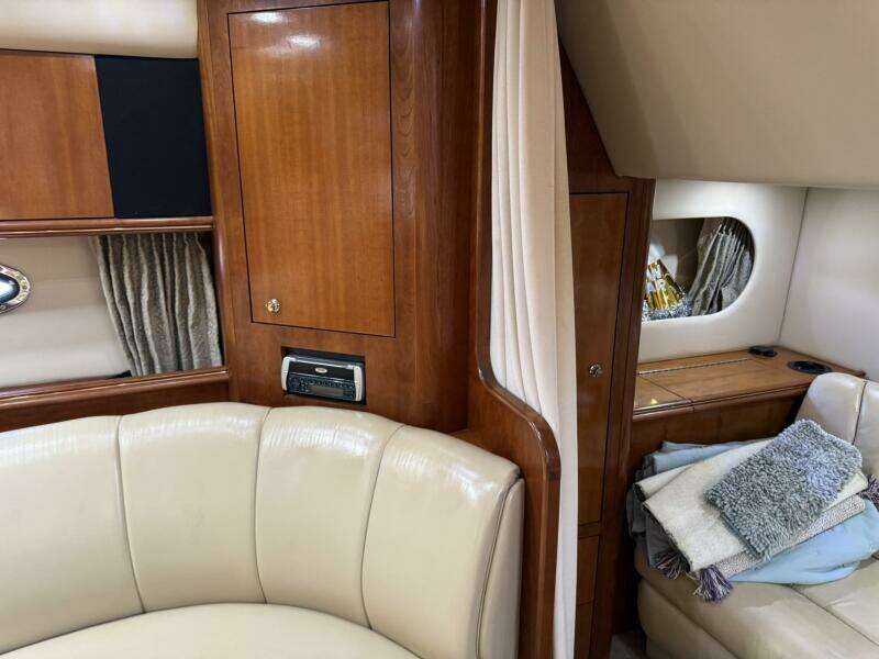 37ft Cruisers Yacht For Sale