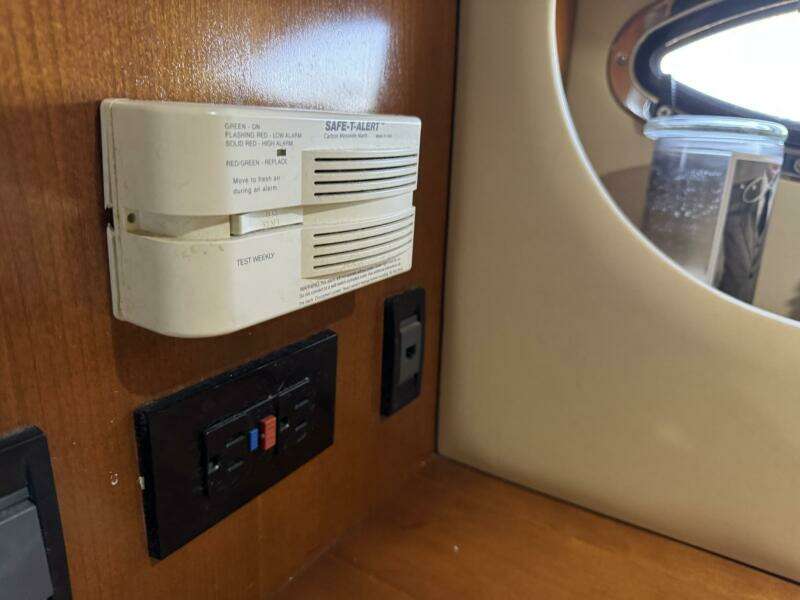 37ft Cruisers Yacht For Sale