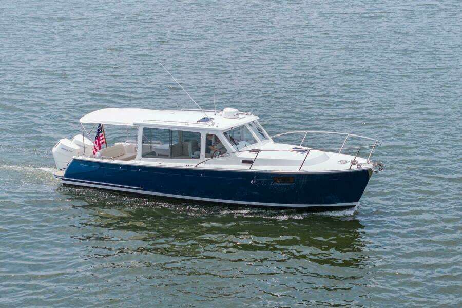 35ft MJM Yacht For Sale