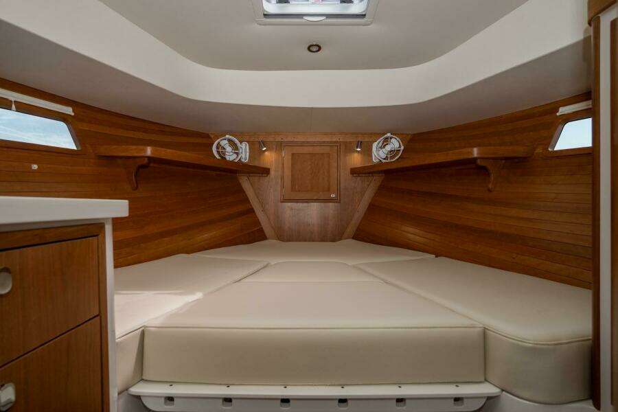 35ft MJM Yacht For Sale