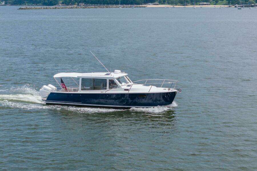 35ft MJM Yacht For Sale