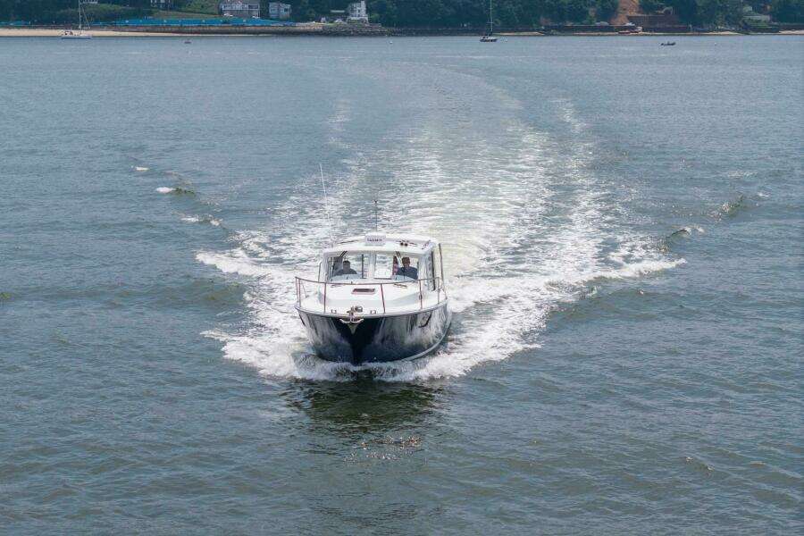 35ft MJM Yacht For Sale