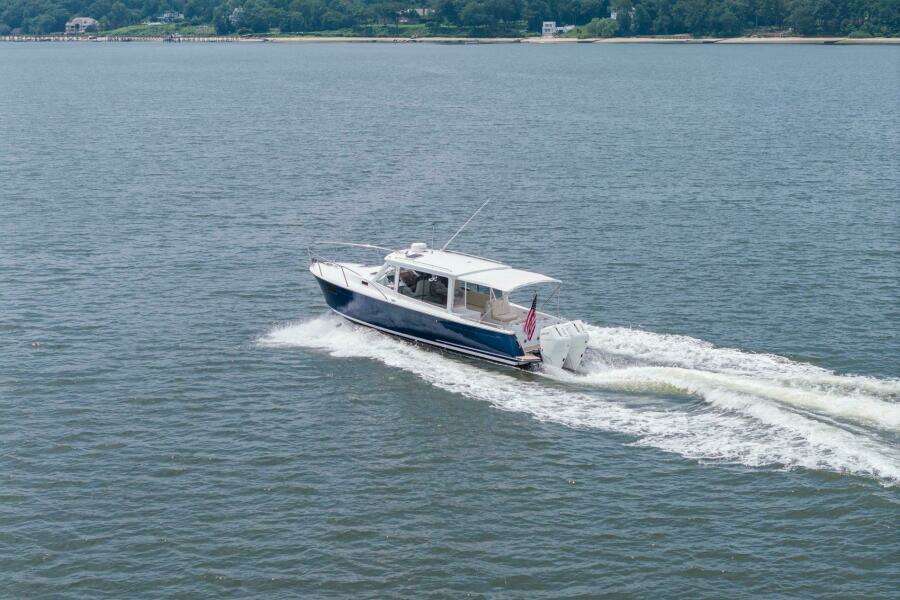 35ft MJM Yacht For Sale