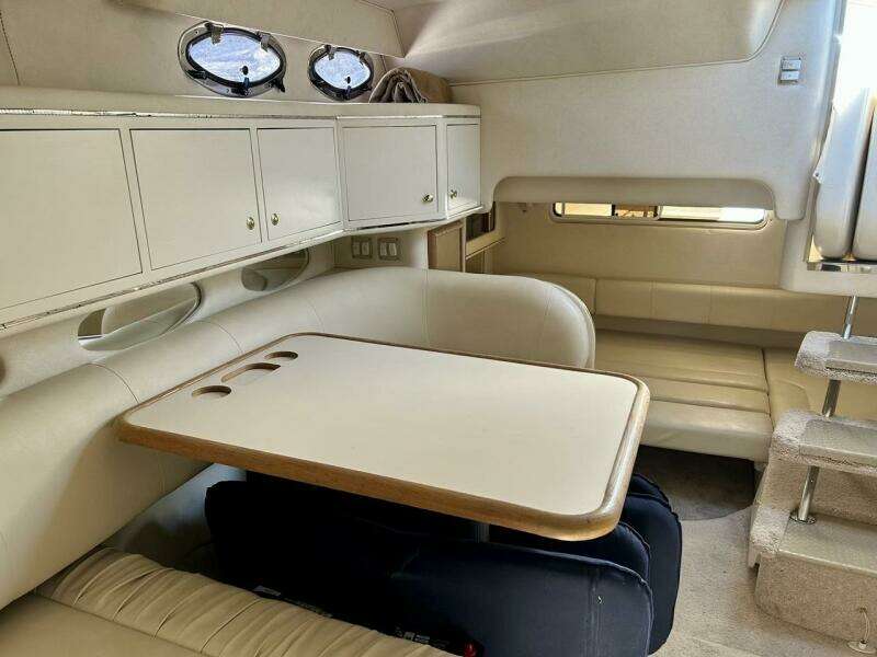 31ft Sea Ray Yacht For Sale