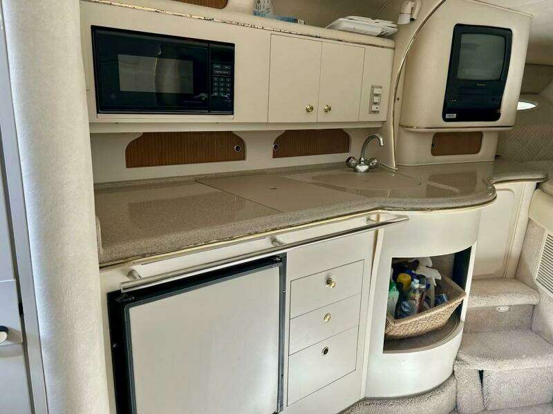 31ft Sea Ray Yacht For Sale