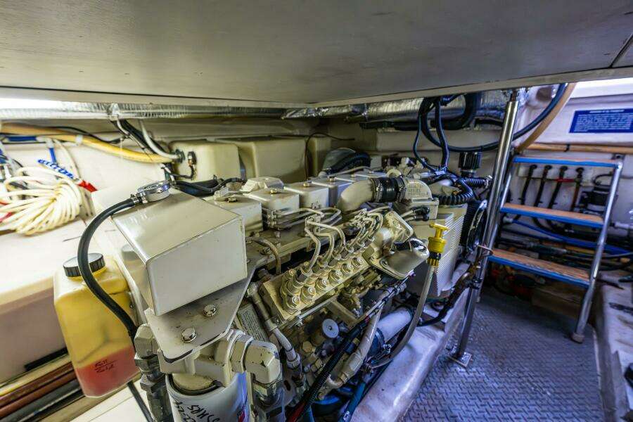 37ft Riviera Yacht For Sale