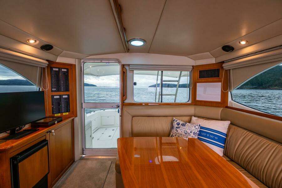 37ft Riviera Yacht For Sale