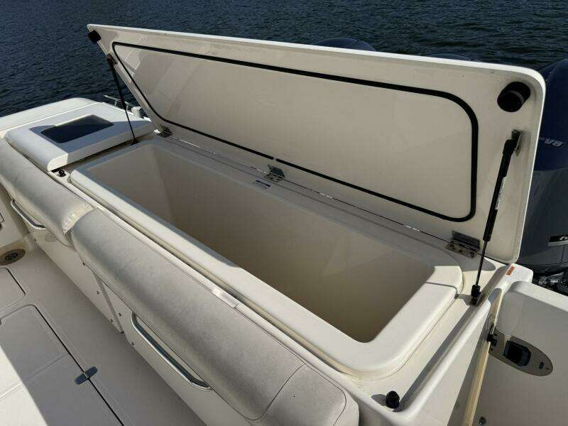 Pescador 37ft Pursuit Yacht For Sale