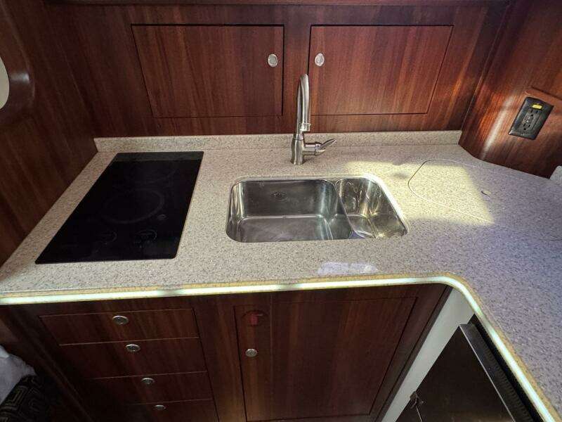 Pescador 37ft Pursuit Yacht For Sale