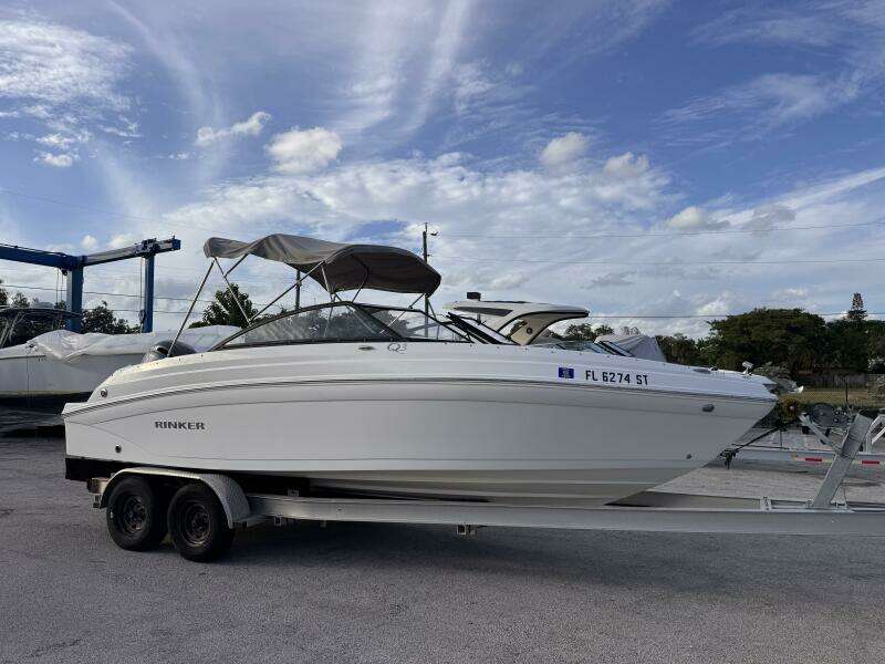 23ft Rinker Yacht For Sale