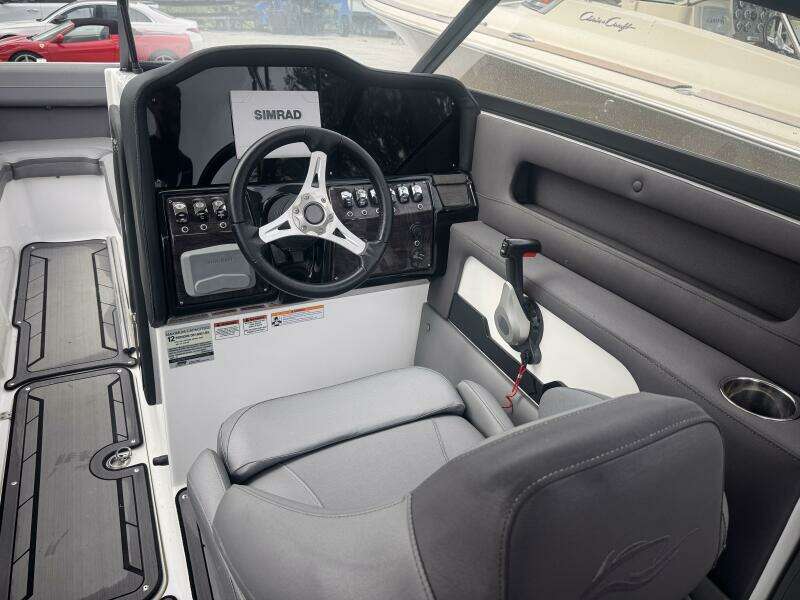 23ft Rinker Yacht For Sale