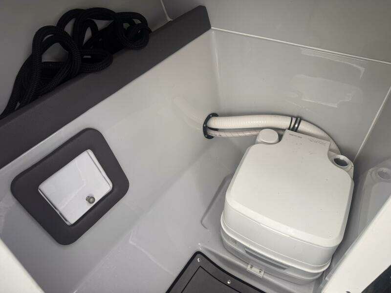 23ft Rinker Yacht For Sale