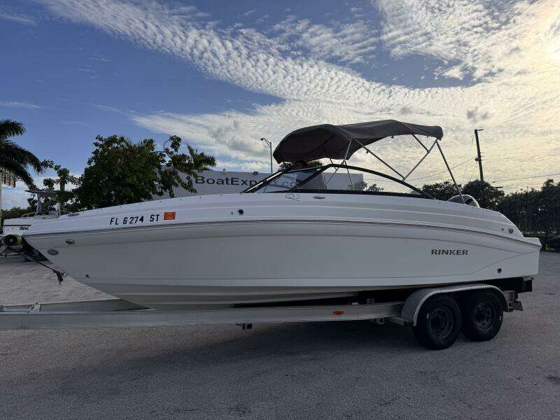 23ft Rinker Yacht For Sale