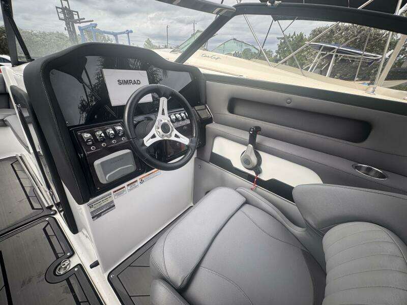 23ft Rinker Yacht For Sale