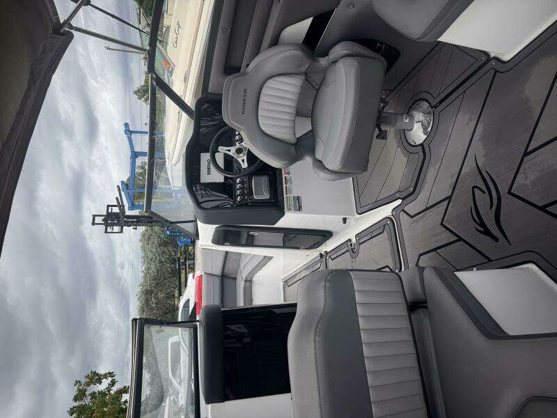23ft Rinker Yacht For Sale