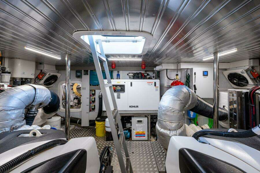 ALAMAR 57ft Astondoa Yacht For Sale