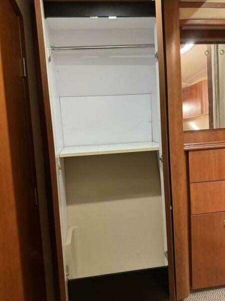 Amazed 42ft Cruisers Yacht For Sale