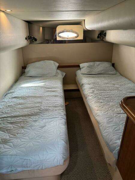 Amazed 42ft Cruisers Yacht For Sale