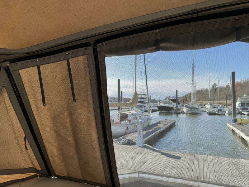 Amazed 42ft Cruisers Yacht For Sale