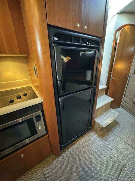 Amazed 42ft Cruisers Yacht For Sale