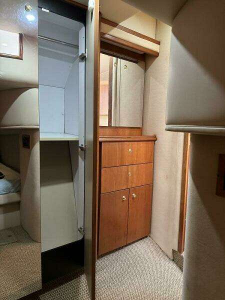 Amazed 42ft Cruisers Yacht For Sale