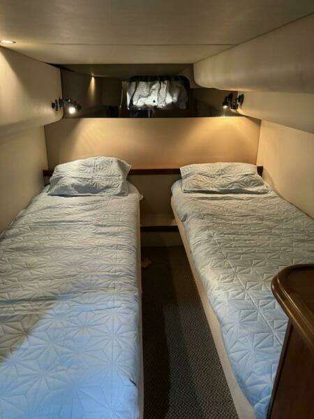 Amazed 42ft Cruisers Yacht For Sale