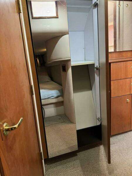 Amazed 42ft Cruisers Yacht For Sale