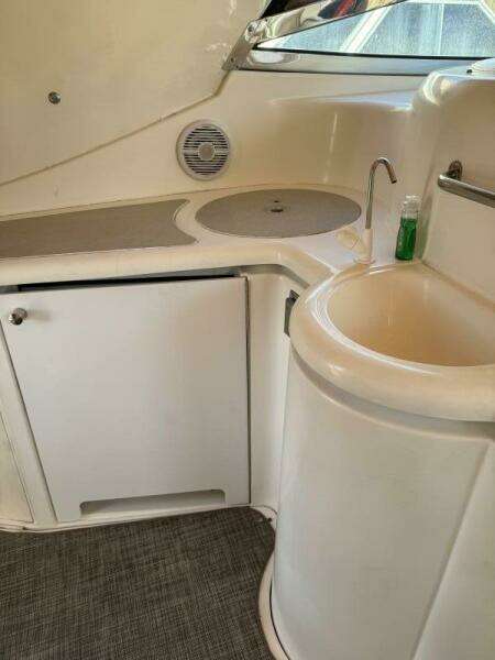 Amazed 42ft Cruisers Yacht For Sale