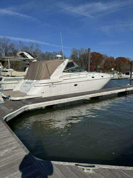 Amazed 42ft Cruisers Yacht For Sale