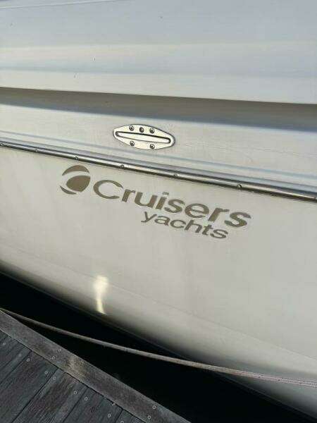 Amazed 42ft Cruisers Yacht For Sale
