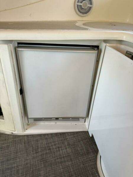 Amazed 42ft Cruisers Yacht For Sale