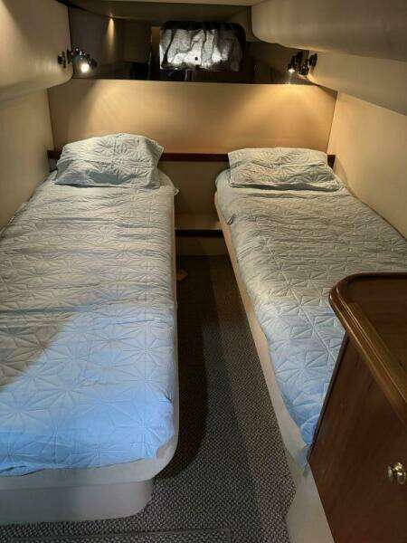 Amazed 42ft Cruisers Yacht For Sale