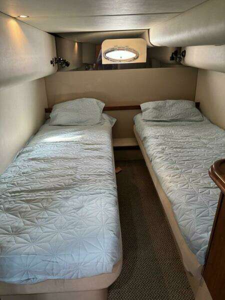 Amazed 42ft Cruisers Yacht For Sale