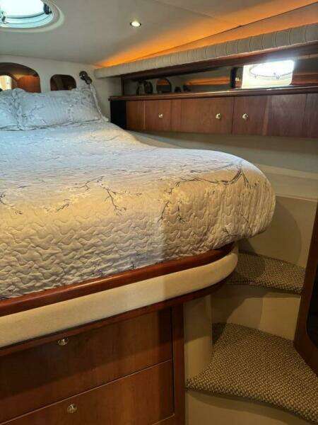 Amazed 42ft Cruisers Yacht For Sale