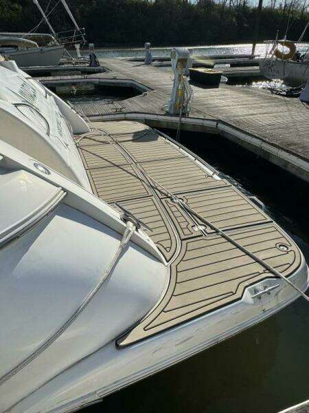 Amazed 42ft Cruisers Yacht For Sale