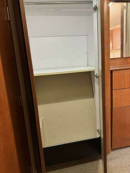 Amazed 42ft Cruisers Yacht For Sale