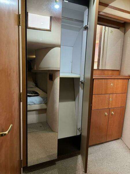 Amazed 42ft Cruisers Yacht For Sale