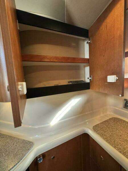 Amazed 42ft Cruisers Yacht For Sale