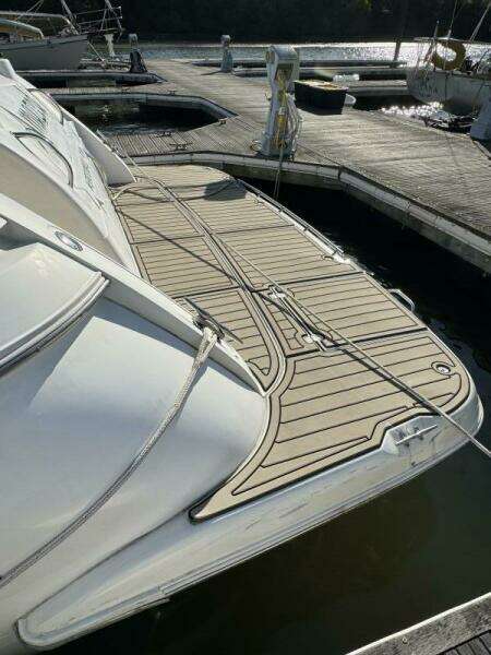 Amazed 42ft Cruisers Yacht For Sale