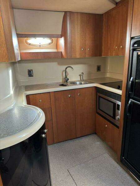 Amazed 42ft Cruisers Yacht For Sale