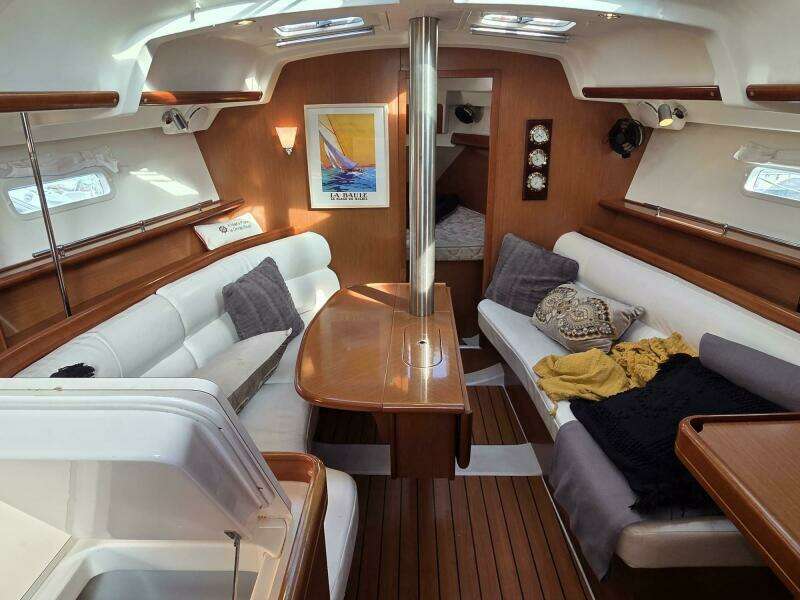 Beneteau 343 Salon