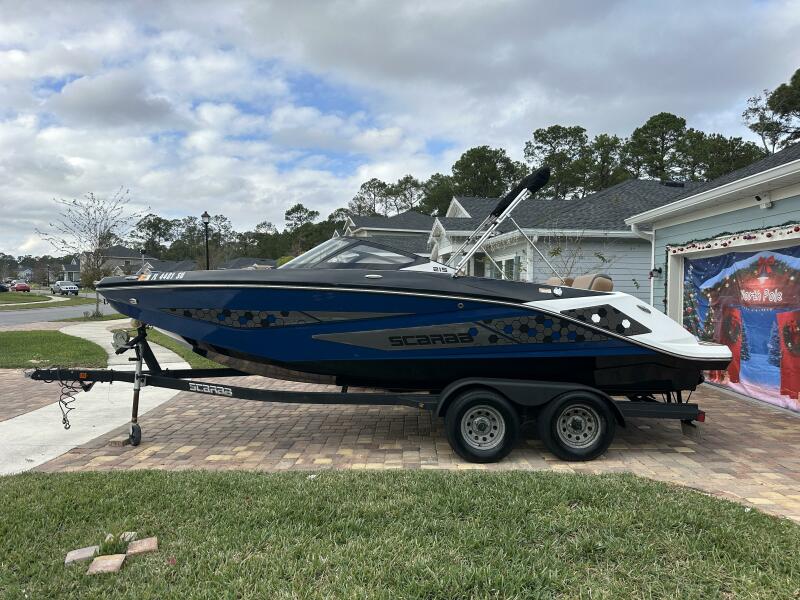 21' 2021 Scarab 215