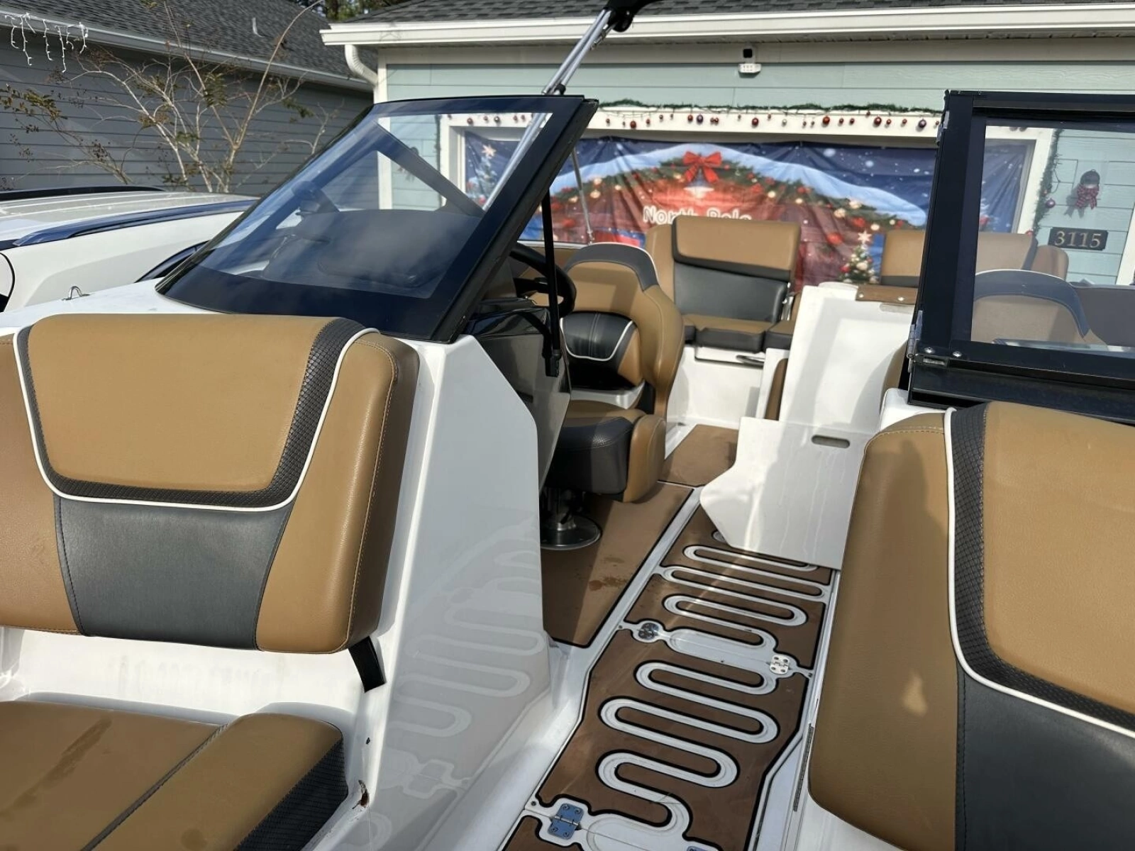2021 Scarab 215