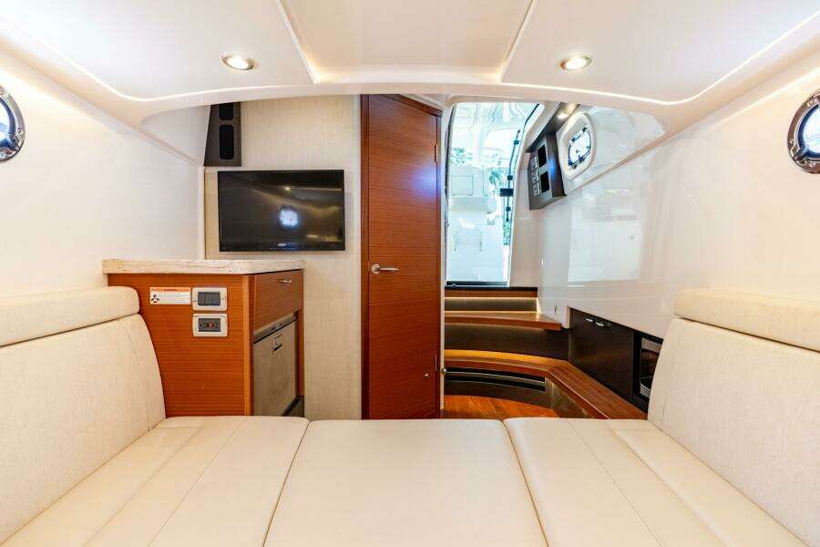 THE LEPRECHAUN 40ft Pursuit Yacht For Sale