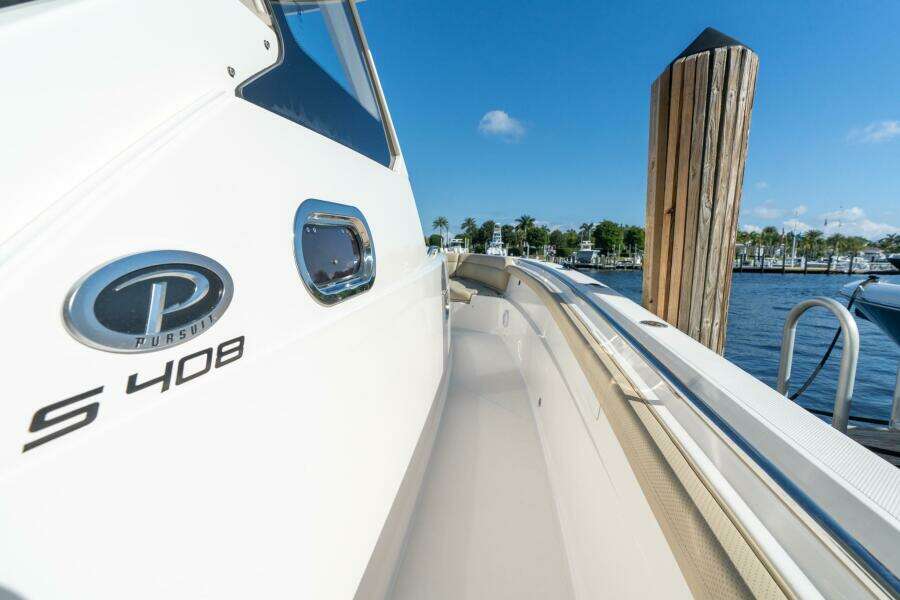 THE LEPRECHAUN 40ft Pursuit Yacht For Sale